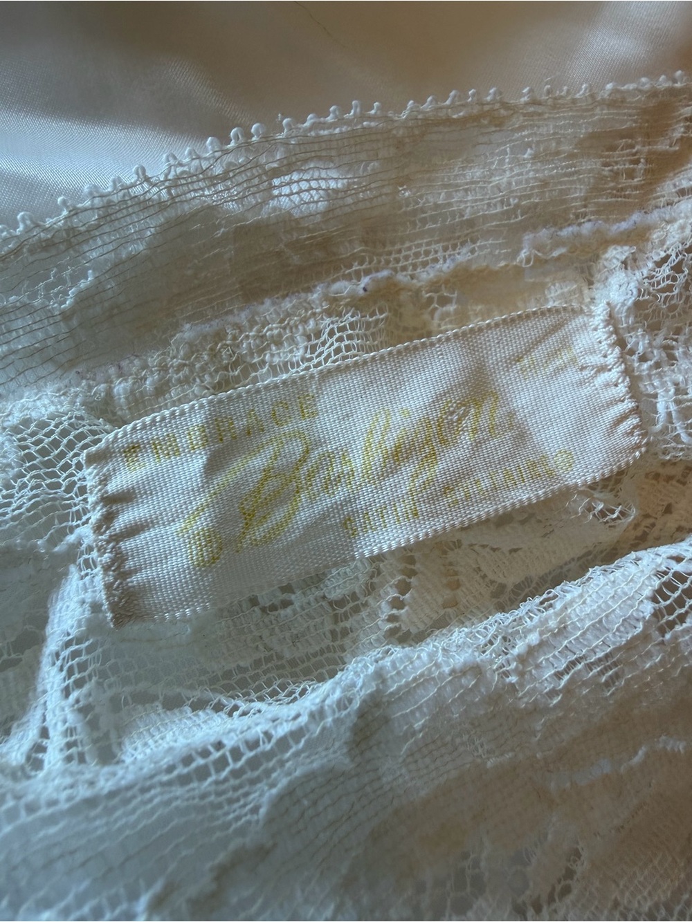 Vintage cream Lace-Trim Slip Chemise - Picture 4 of 4